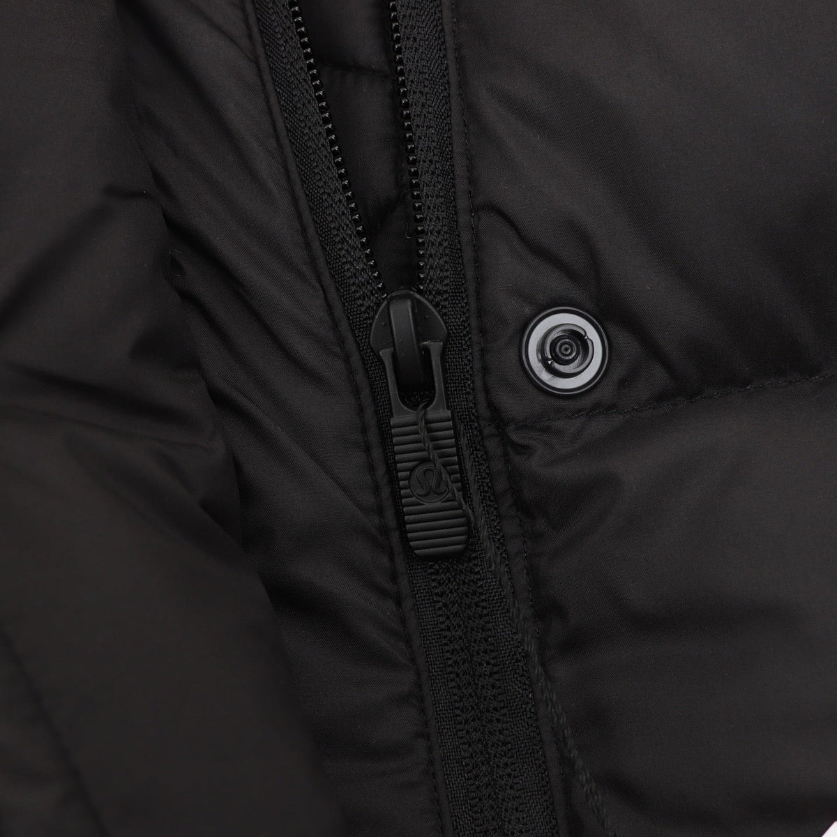 Lululemon Quilted Hood Puffer Vest Snap Button Sleeveless Warm Gilet Black