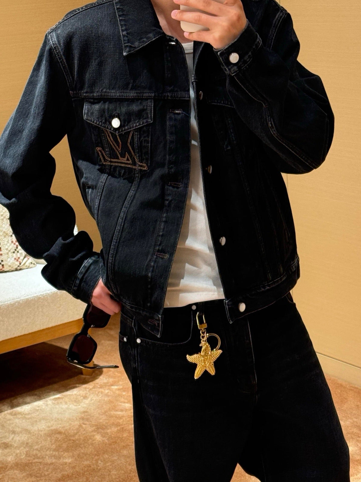 LV Chest Embroidery Logo Denim Jacket Classic Trucker Coat Unisex Washed Black
