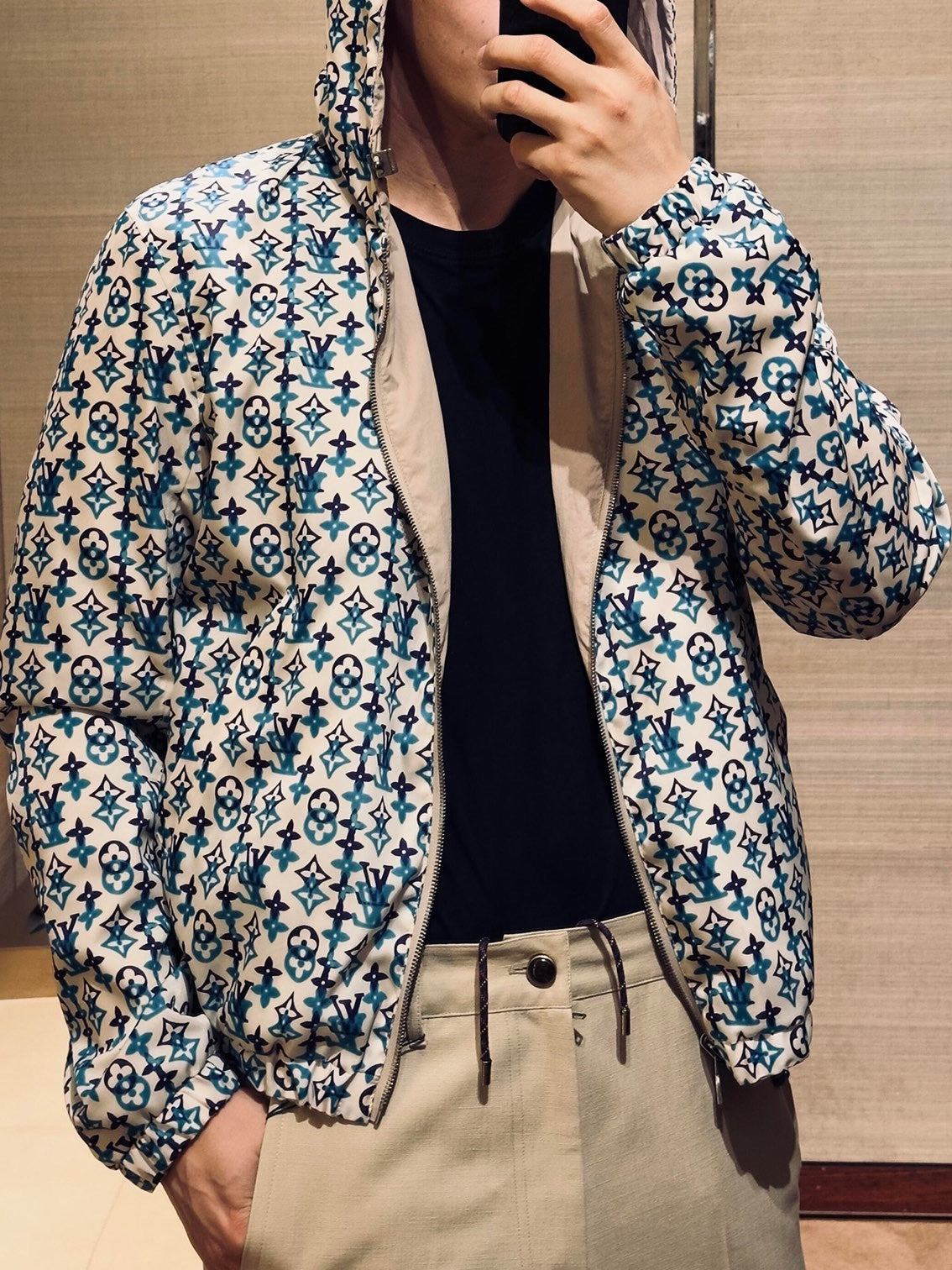 Louis Vuitton Reversible Hooded Windbreaker Unisex Full Zip Light Jacket Beige Outer with Monogram Lining