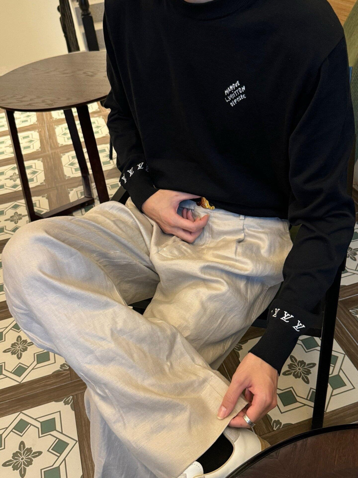 Luxury Handwriting Logo Crew Neck Knit Sweater Rib Cuff Streetwear Pullover Unisex Solid Black