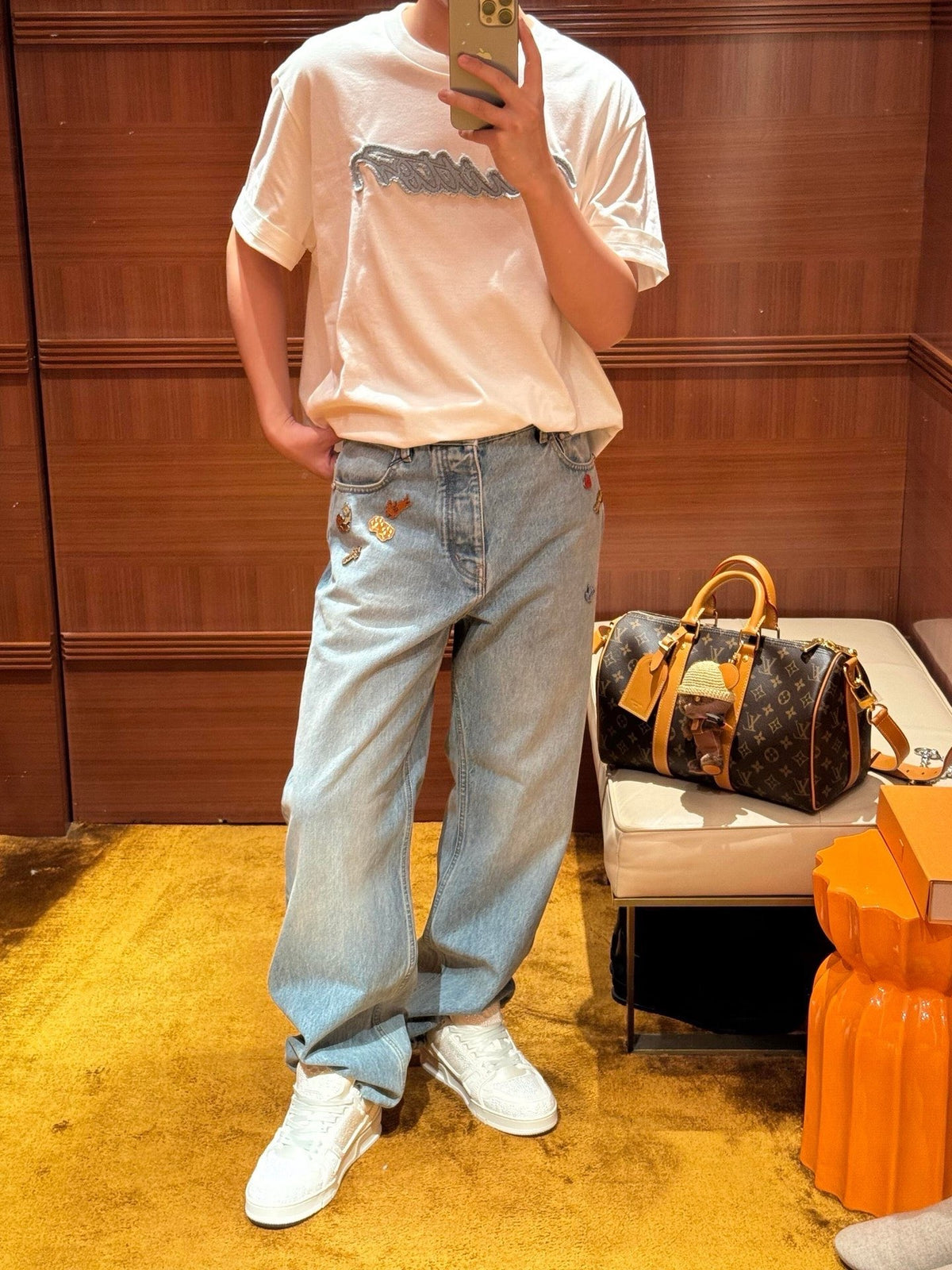 LV Luxury Embroidered Badge Wide Leg Jeans Relaxed Fit Streetwear Denim Trousers Light Wash Blue
