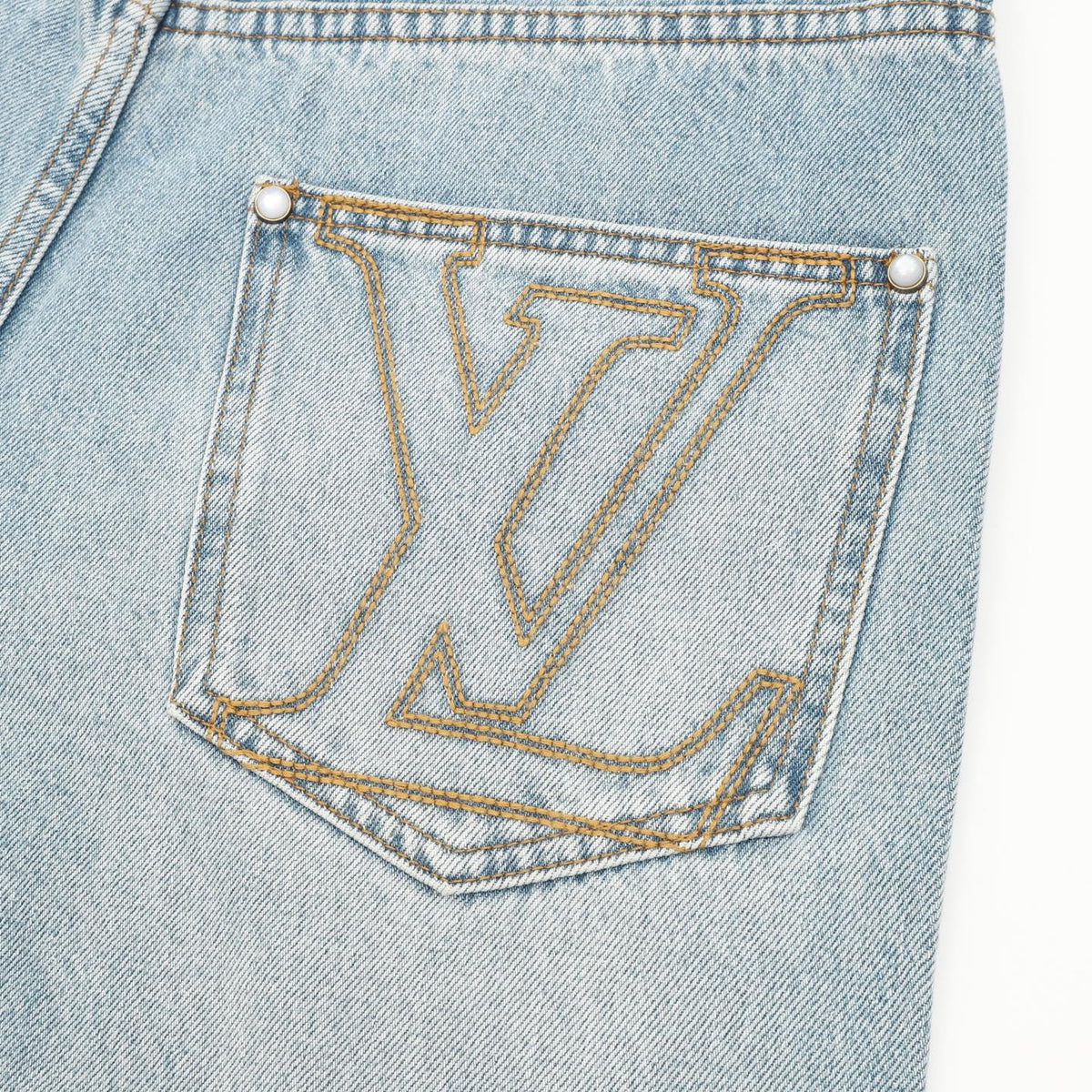 LV Luxury Embroidered Badge Wide Leg Jeans Relaxed Fit Streetwear Denim Trousers Light Wash Blue