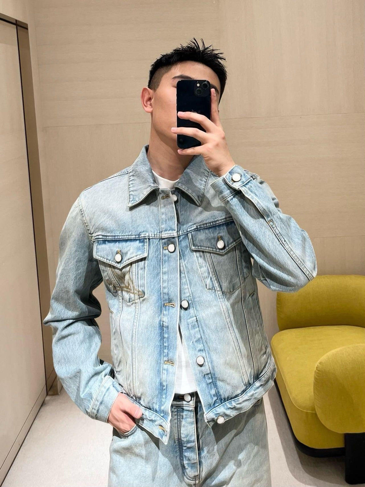Louis Vuitton Light Wash Denim Trucker Jacket Unisex Button Front Outerwear Light Wash Blue