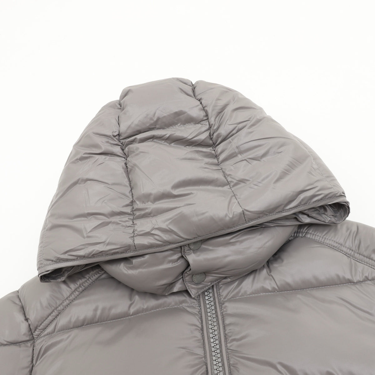 Moncler Maya Hooded Short Down Jacket Luxury Winter Puffer Coat Unisex Light Grey